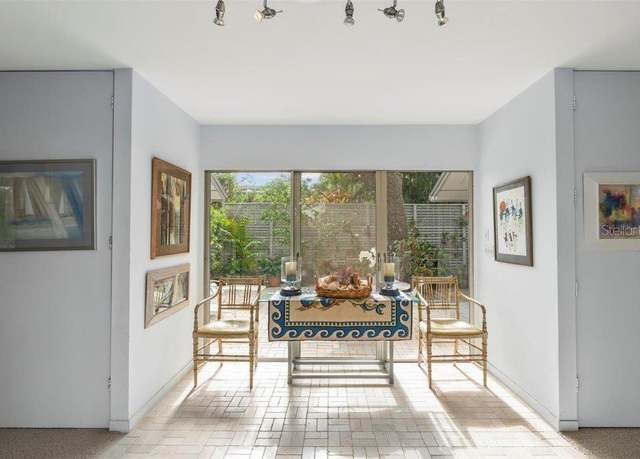 Property at 3350 Old Oak Dr, Sarasota, FL 34239, 7 beds, 8 baths