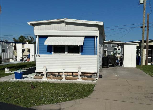 Property at 227 Inner Dr E, Venice, FL 34285, 2 beds, 1 bath