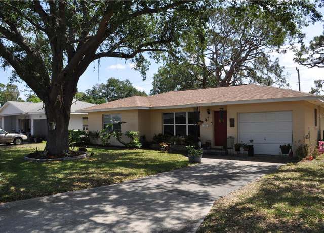 Property at 1711 30th St W, Bradenton, FL 34205, 2 beds, 1 bath