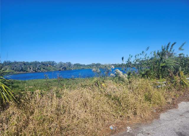 Property at 820 NW 9th St, Mulberry, FL 33860