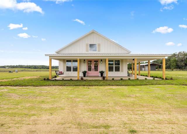 Property at 22212 SW 210th Ave, Dunnellon, FL 34431, 2 beds, 2 baths