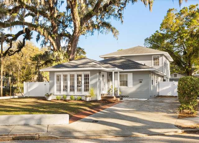 Property at 1303 E Central Blvd, Orlando, FL 32801, 4 beds, 3 baths