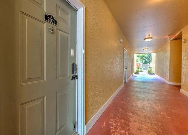 Property at 4207 S Dale Mabry Hwy #2101, Tampa, FL 33611, 2 beds, 2 baths