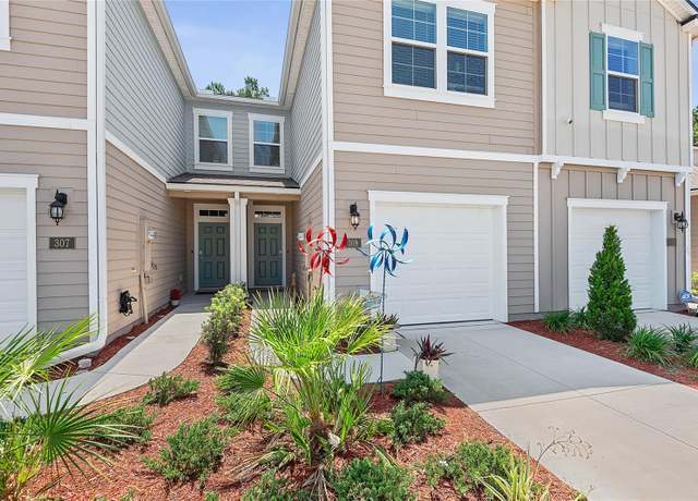 Property at 309 Redbud Rd, Palm Coast, FL 32137, 3 beds, 2.5 baths