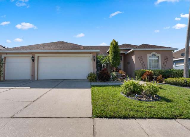 Property at 141 Prestwick Dr, Davenport, FL 33897, 4 beds, 3 baths