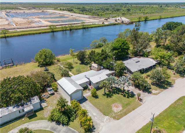 Property at 1014 E Anchor Ln, Moore Haven, FL 33471, 2 beds, 2 baths