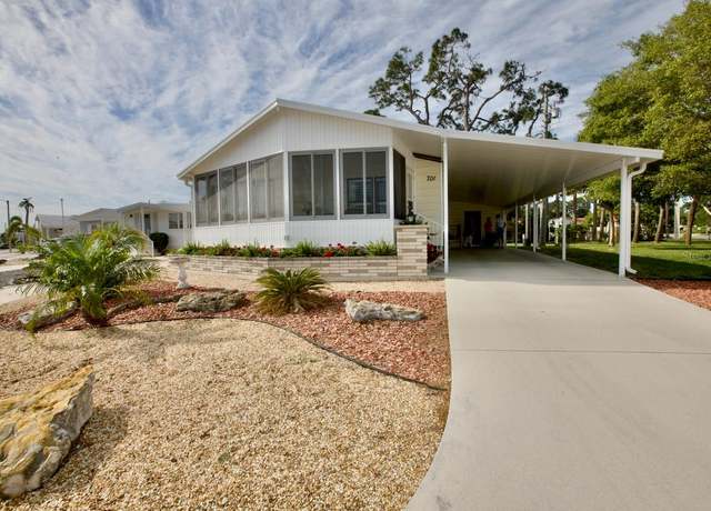 Property at 701 S Green Cir, Venice, FL 34285, 2 beds, 2 baths