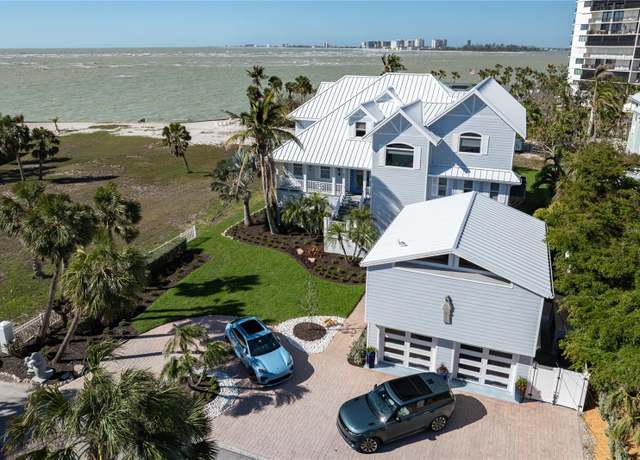 Property at 137 Big Pass Ln, Sarasota, FL 34242, 5 beds, 4.5 baths