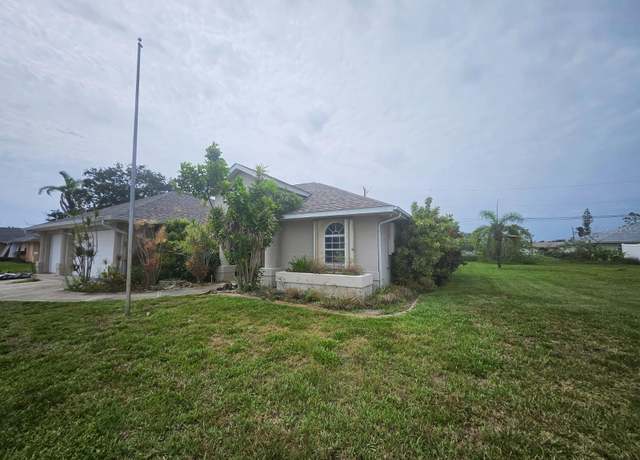 Property at 9926 Gulfstream Blvd, Englewood, FL 34224, 4 beds, 3 baths