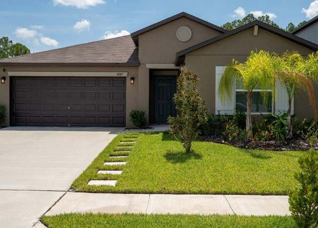 Property at 1887 Yellow Trl, Lakeland, FL 33801, 4 beds, 2 baths