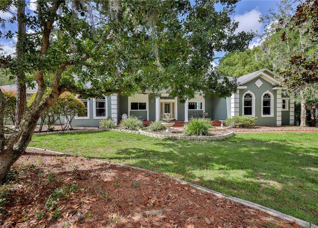 Property at 11510 Lakeview Dr, New Port Richey, FL 34654, 4 beds, 4 baths