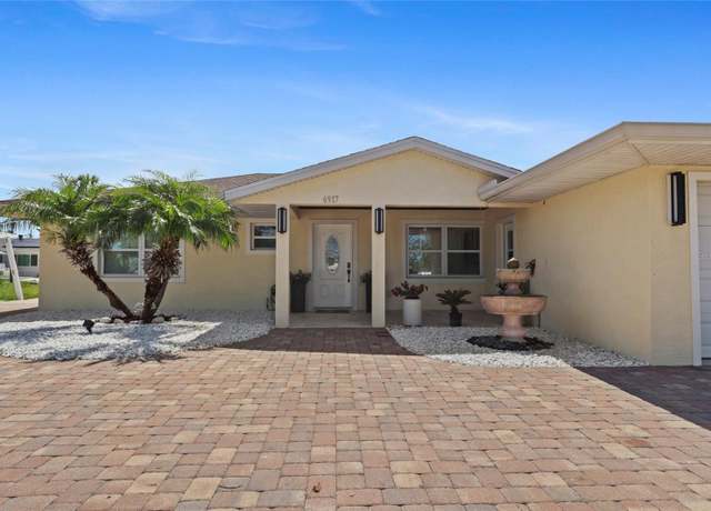Property at 6917 22nd St W, Bradenton, FL 34207, 3 beds, 3 baths