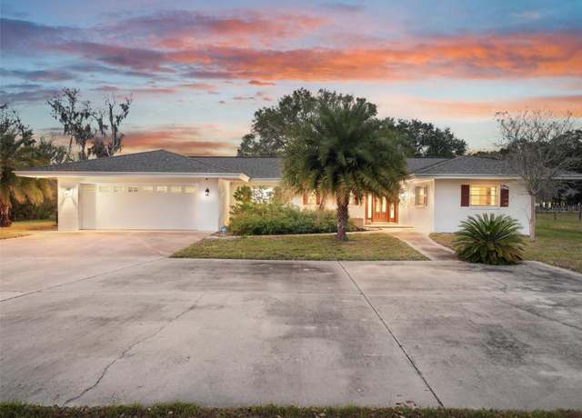 Property at 1045 Carter Rd, Deland, FL 32724, 3 beds, 3 baths
