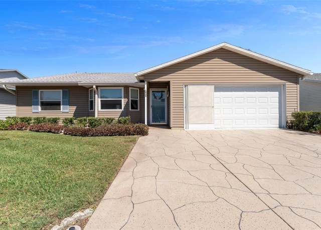 Property at 1939 Prairie Dunes Cir N, Lakeland, FL 33810, 2 beds, 2 baths