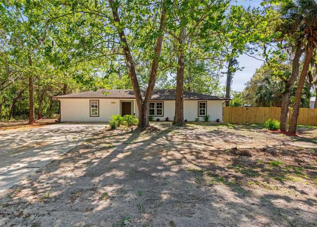 Property at 535 N Dunkenfield Ave, Crystal River, FL 34429, 4 beds, 3 baths