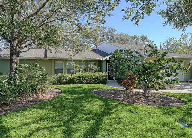 Property at 5657 Creekwood Cir, Sarasota, FL 34233, 3 beds, 2 baths