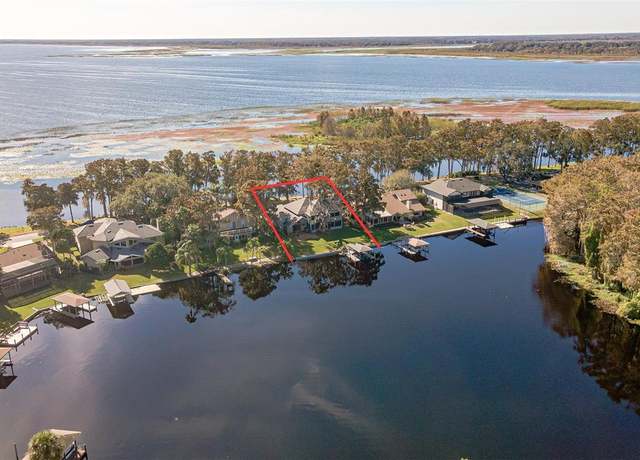 Property at 1465 Riviera Dr, Kissimmee, FL 34744, 4 beds, 3.5 baths