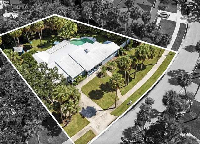 Property at 2606 S Hawthorne Cir, Tampa, FL 33629, 3 beds, 3 baths
