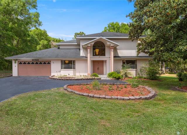 Property at 8210 N Golfview Dr, Citrus Springs, FL 34434, 4 beds, 3.5 baths