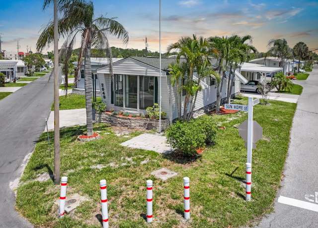 Property at 2048 Sun Home St, Sarasota, FL 34231, 1 bed, 1.5 baths