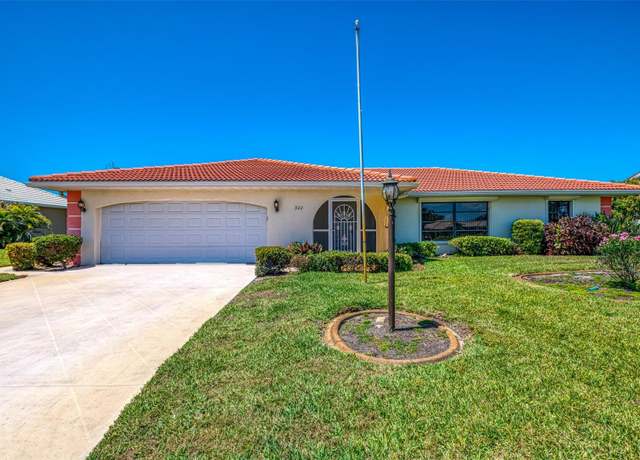 Property at 322 Oakwood Cir, Englewood, FL 34223, 3 beds, 2 baths