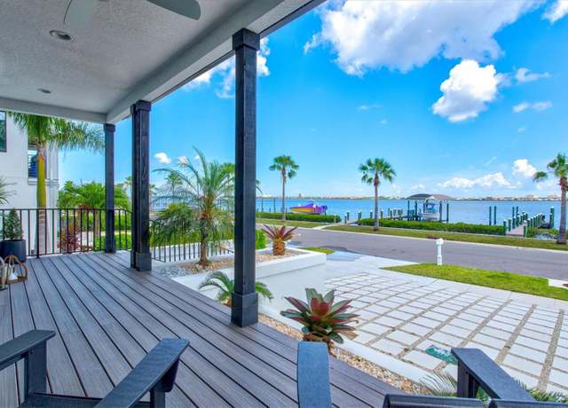 Property at 1914 Riverside Dr E, Bradenton, FL 34208, 4 beds, 3.5 baths