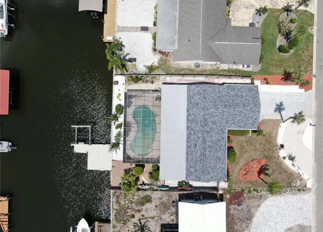 Property at 916 Sago Palm Way, Apollo Beach, FL 33572, 4 beds, 2 baths