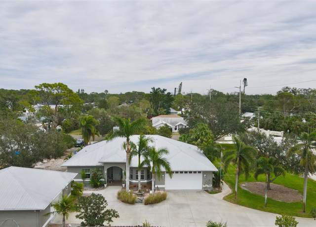 Property at 3011 Ashton Rd, Sarasota, FL 34231, 3 beds, 3 baths