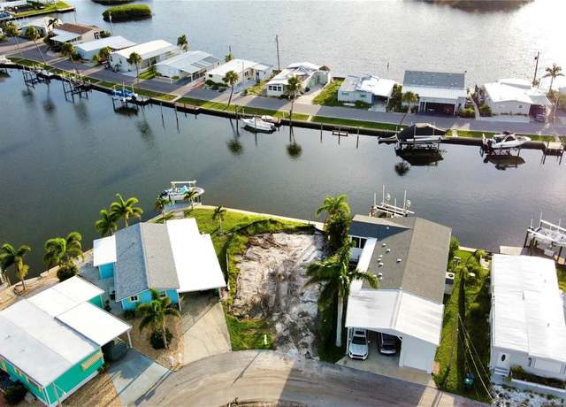 Property at 314 Bahama Dr, Palmetto, FL 34221
