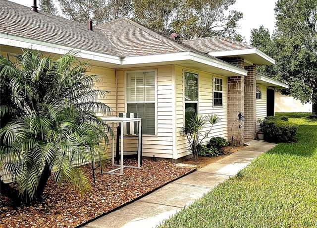 Property at 21945 King Henry Ave, Leesburg, FL 34748, 2 beds, 2 baths