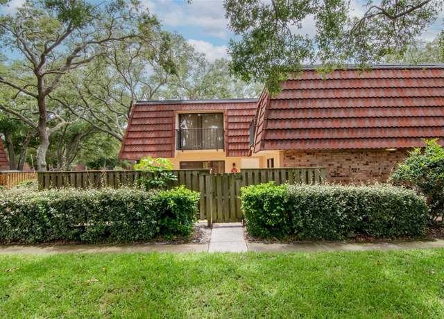 Property at 2725 11th Ct, Palm Harbor, FL 34684, 2 beds, 2.5 baths