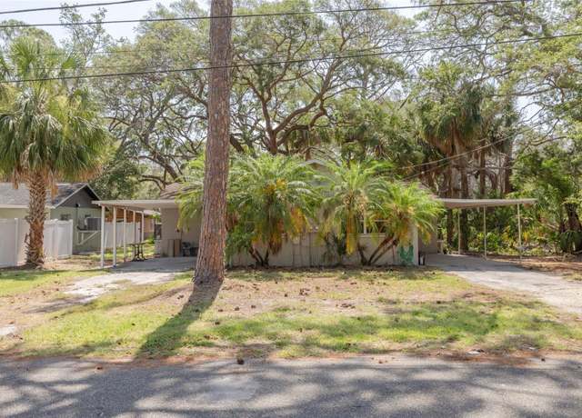 Property at 7116/7120 Oakwood Dr, New Port Richey, FL 34652, 4 beds, 2 baths