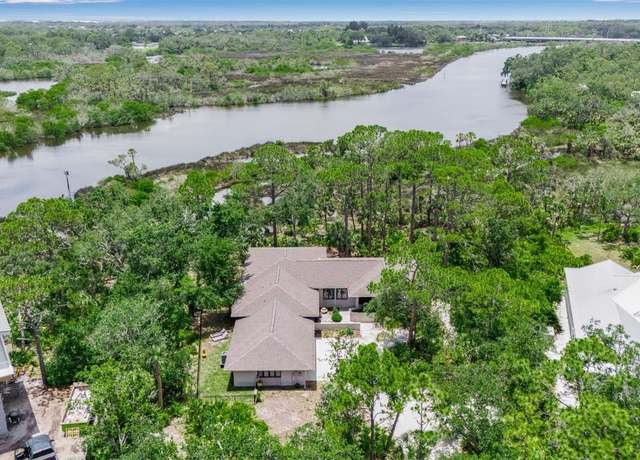 Property at 5935 River Forest Cir, Bradenton, FL 34203, 3 beds, 2.5 baths