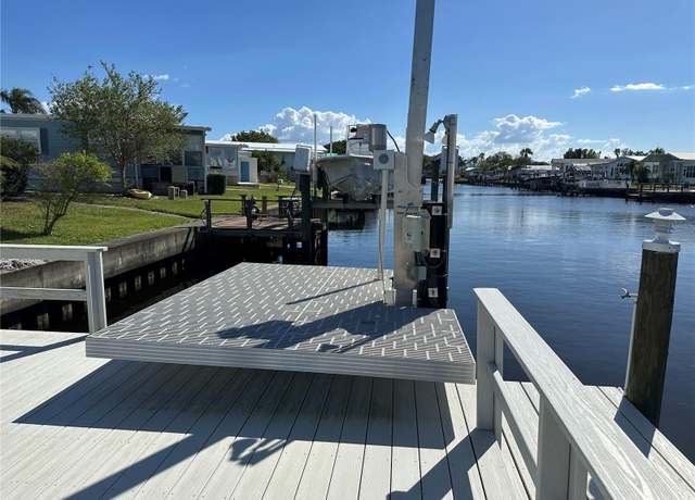Property at 6848 Mount Quincy Dr NE #352, St Petersburg, FL 33702, 2 beds, 2 baths