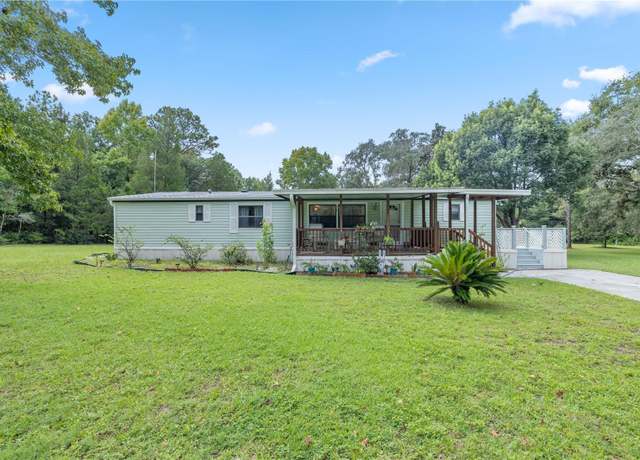 Property at 80 E Benjamin St, Hernando, FL 34442, 3 beds, 2 baths