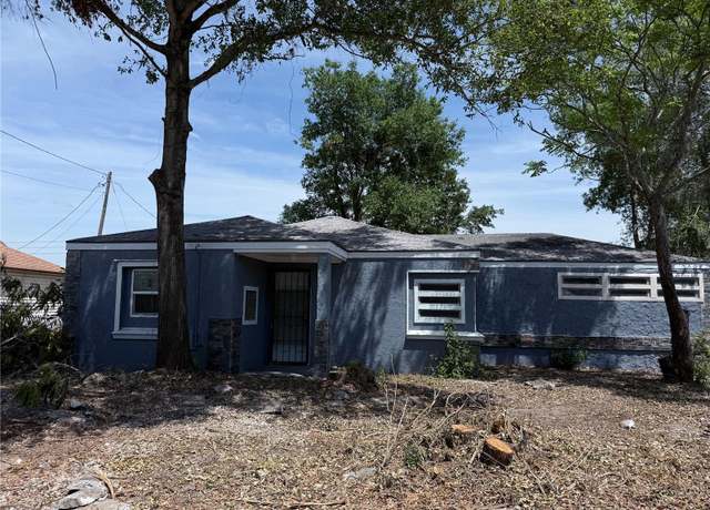 Property at 115 N 10th St, Haines City, FL 33844, 3 beds, 1 bath