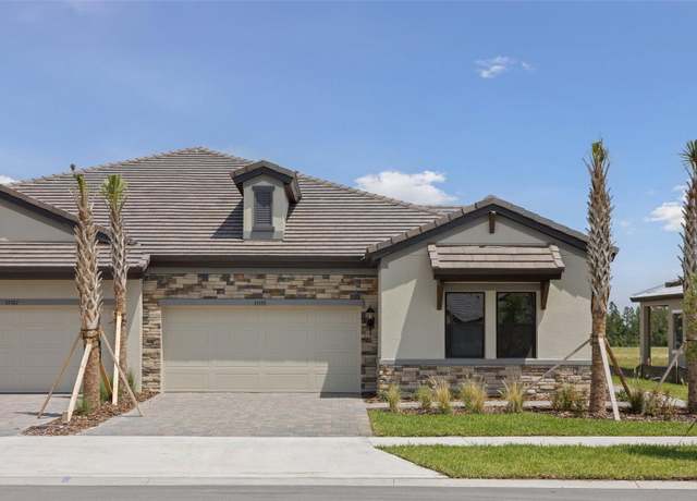 Property at 35593 Stableton Ln, Zephyrhills, FL 33541, 2 beds, 2.5 baths