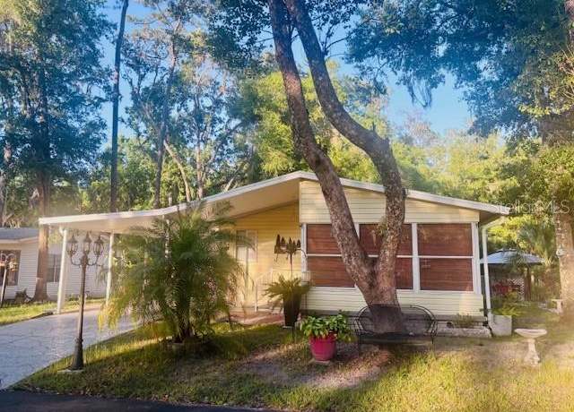 Property at 7010 Pine Needle Ln, Brooksville, FL 34601, 2 beds, 2.5 baths