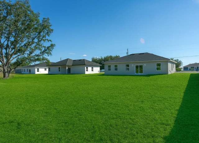 Property at 325 Marion Oaks Trl, Ocala, FL 34473, 4 beds, 2 baths