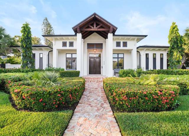 Property at 629 35th Ave N, St Petersburg, FL 33704, 4 beds, 3.5 baths
