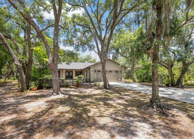 Property at 7408 Oak Run Ln, Sarasota, FL 34243, 4 beds, 3 baths