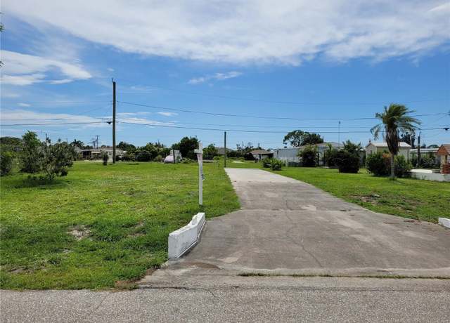 Property at 1404 Kingfisher Dr, Englewood, FL 34224