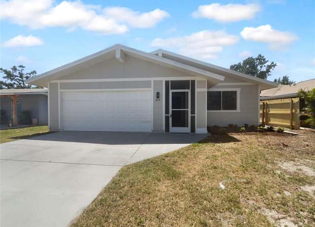 Property at 804 Pineland Ave, Venice, FL 34285, 3 beds, 2 baths