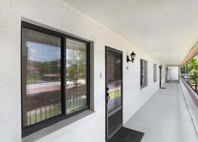 Property at 172 Lakeview Way #172, Oldsmar, FL 34677, 2 beds, 2 baths