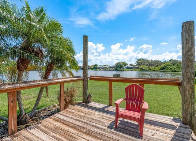 Property at 723 Merlins Ct, Tarpon Springs, FL 34689, 2 beds, 2 baths