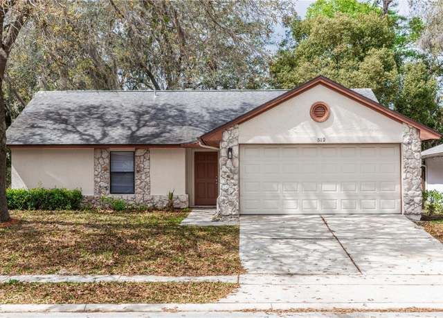 Property at 512 Holbrook Cir, Lake Mary, FL 32746, 4 beds, 2 baths