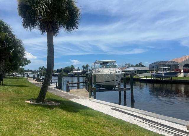 Property at 25 Oakwood Dr N #25, Englewood, FL 34224, 2 beds, 2 baths