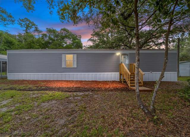 Property at 221 SE 167th Ct, Silver Springs, FL 34488, 2 beds, 2 baths