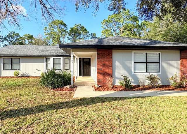 Property at 5703 SW 108th St, Ocala, FL 34476, 3 beds, 2 baths