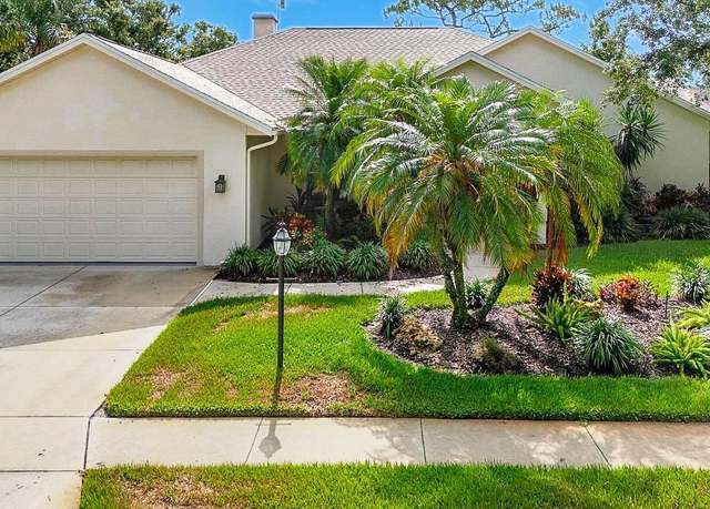 Property at 8047 Desoto Woods Dr, Sarasota, FL 34243, 3 beds, 3 baths